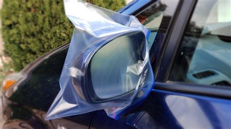 putting ziplock bag over car mirror